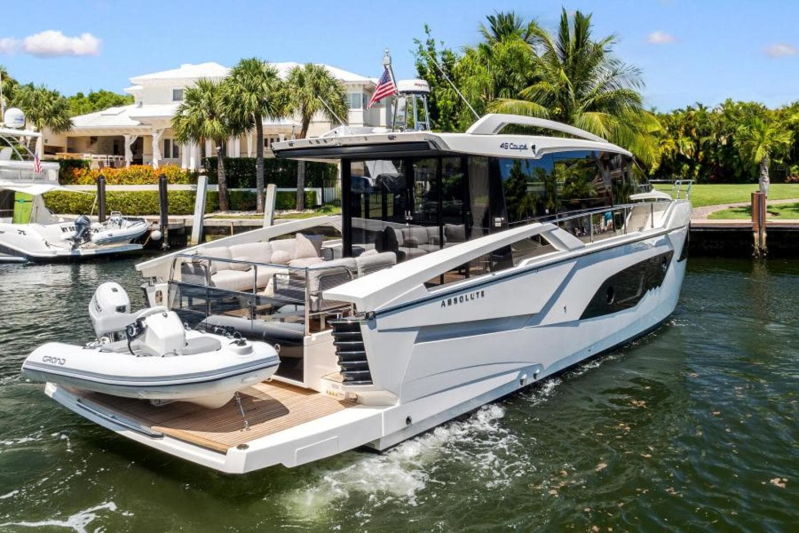2022 Absolute 48 Coupe — photo 7