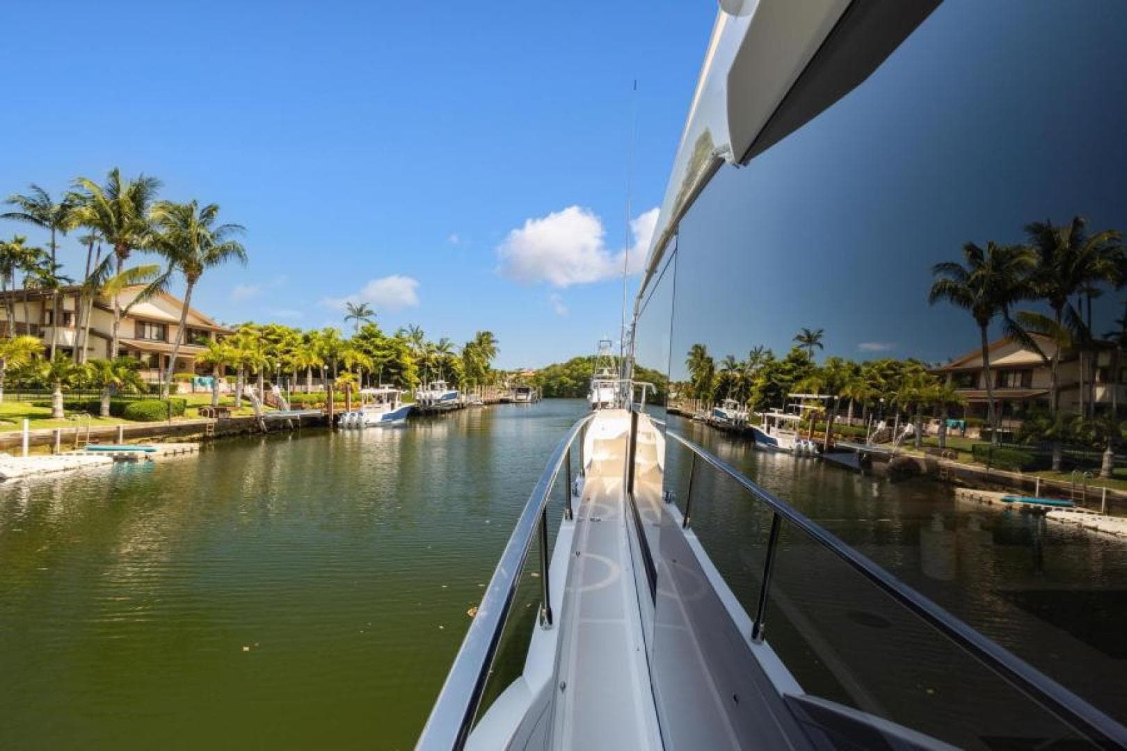 2022 Absolute 48 Coupe — photo 10