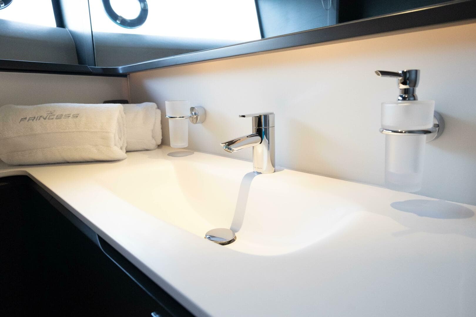 2021 Princess X95 — photo 115