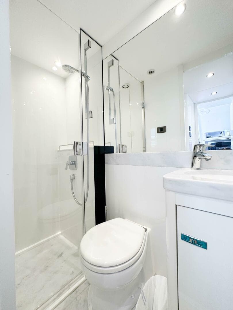 2021 Princess X95 — photo 65