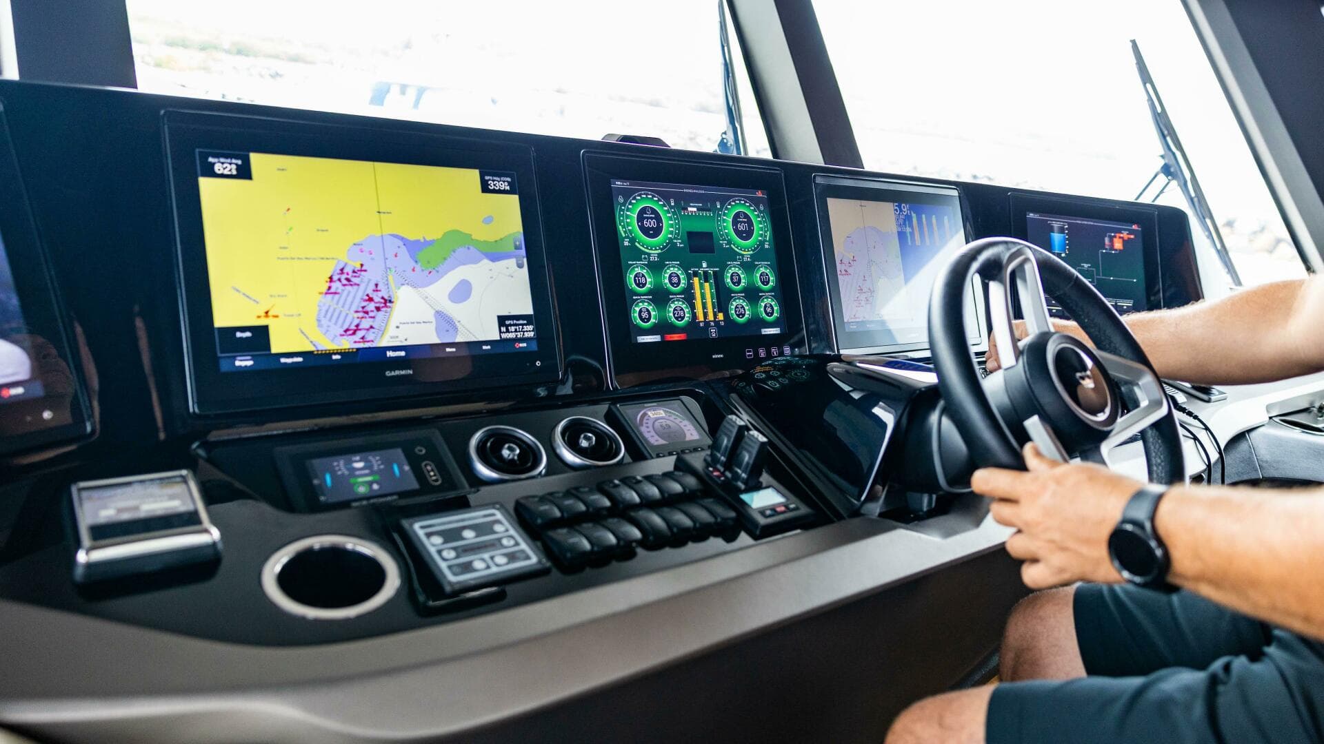 2021 Princess X95 — photo 28