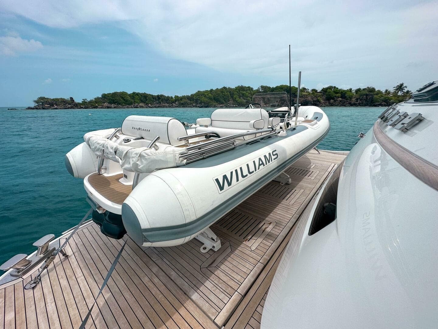 2021 Princess X95 — photo 21