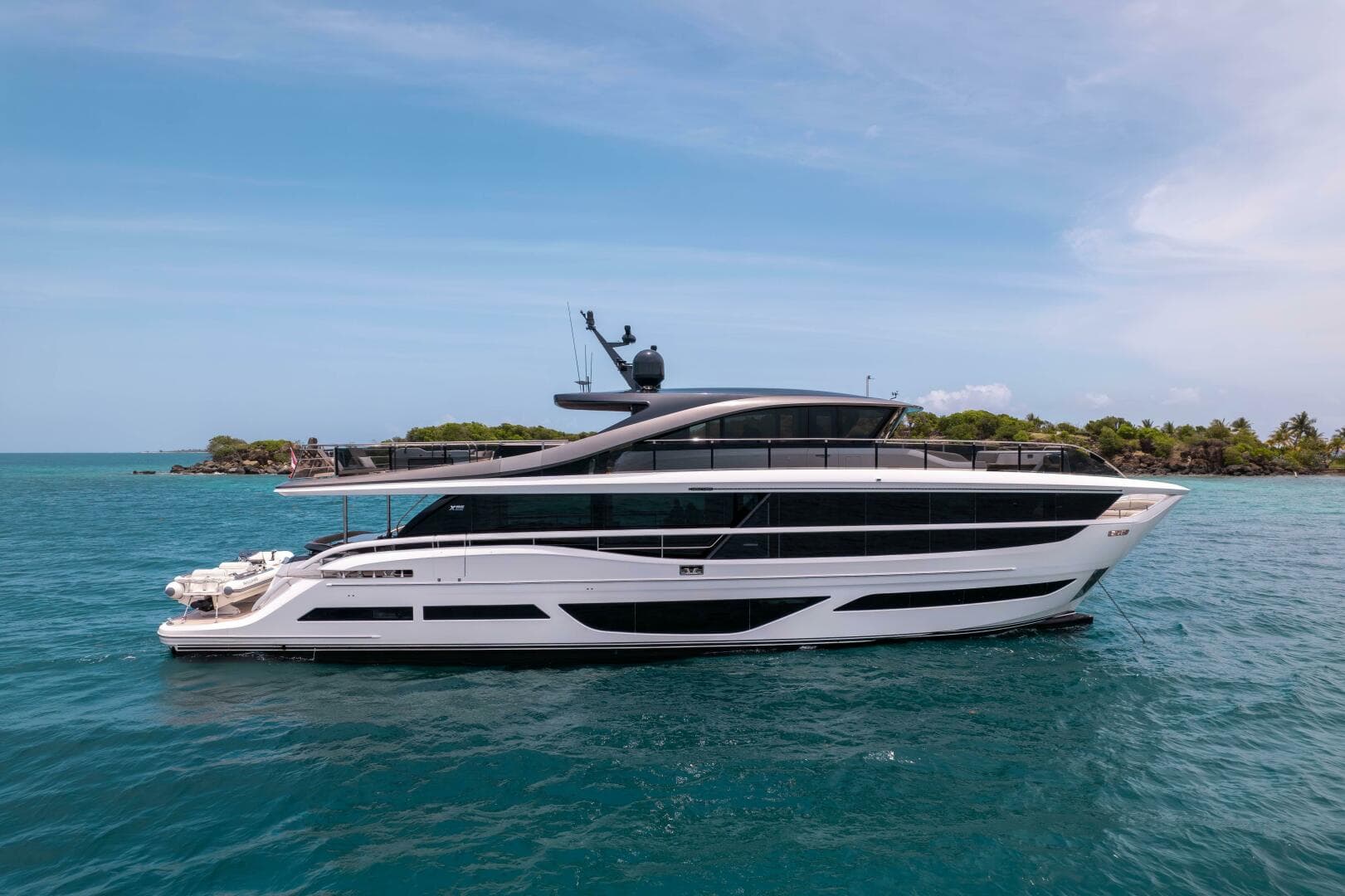 2021 Princess X95 — photo 9