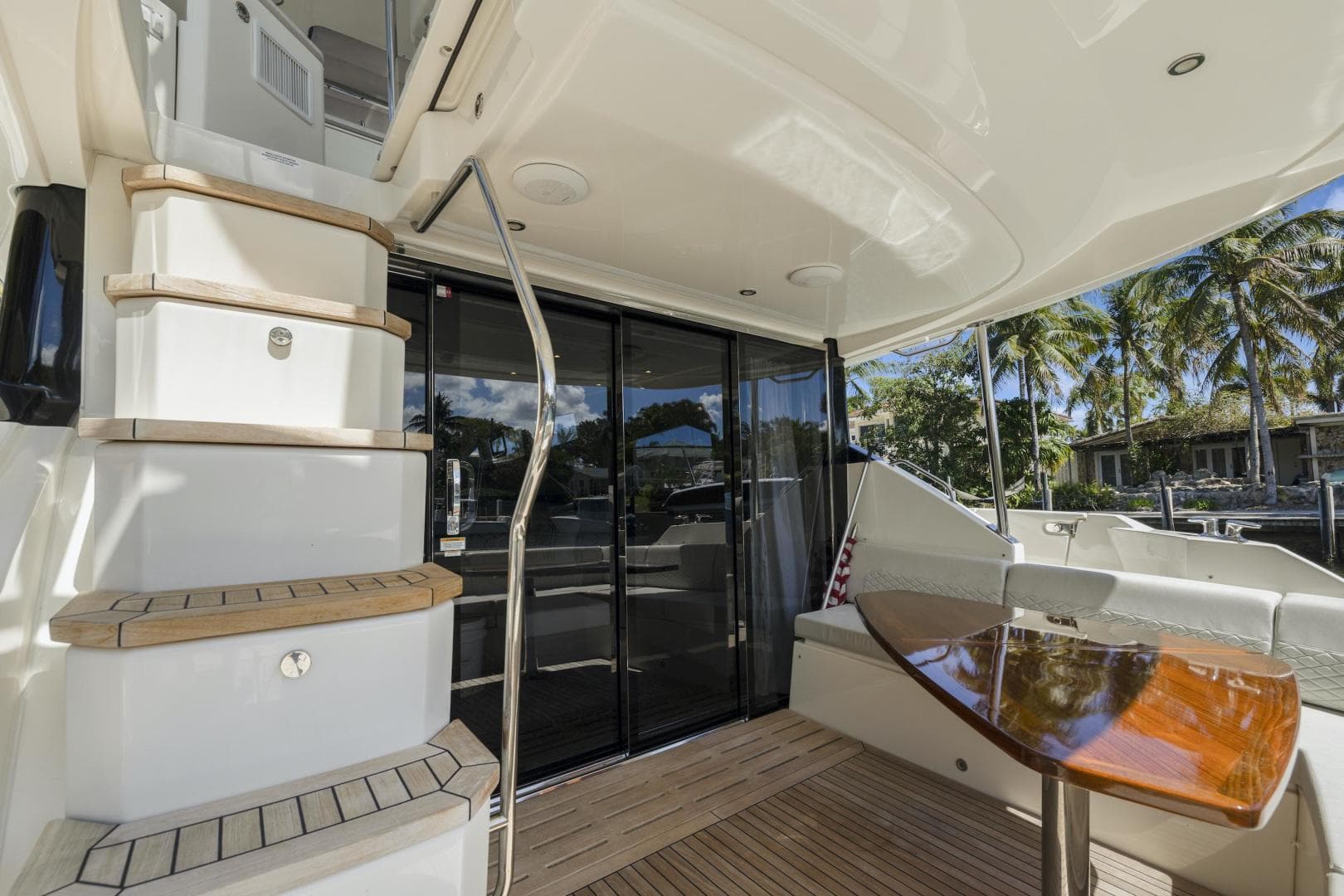 2018 Sea Ray L590 Fly — photo 24