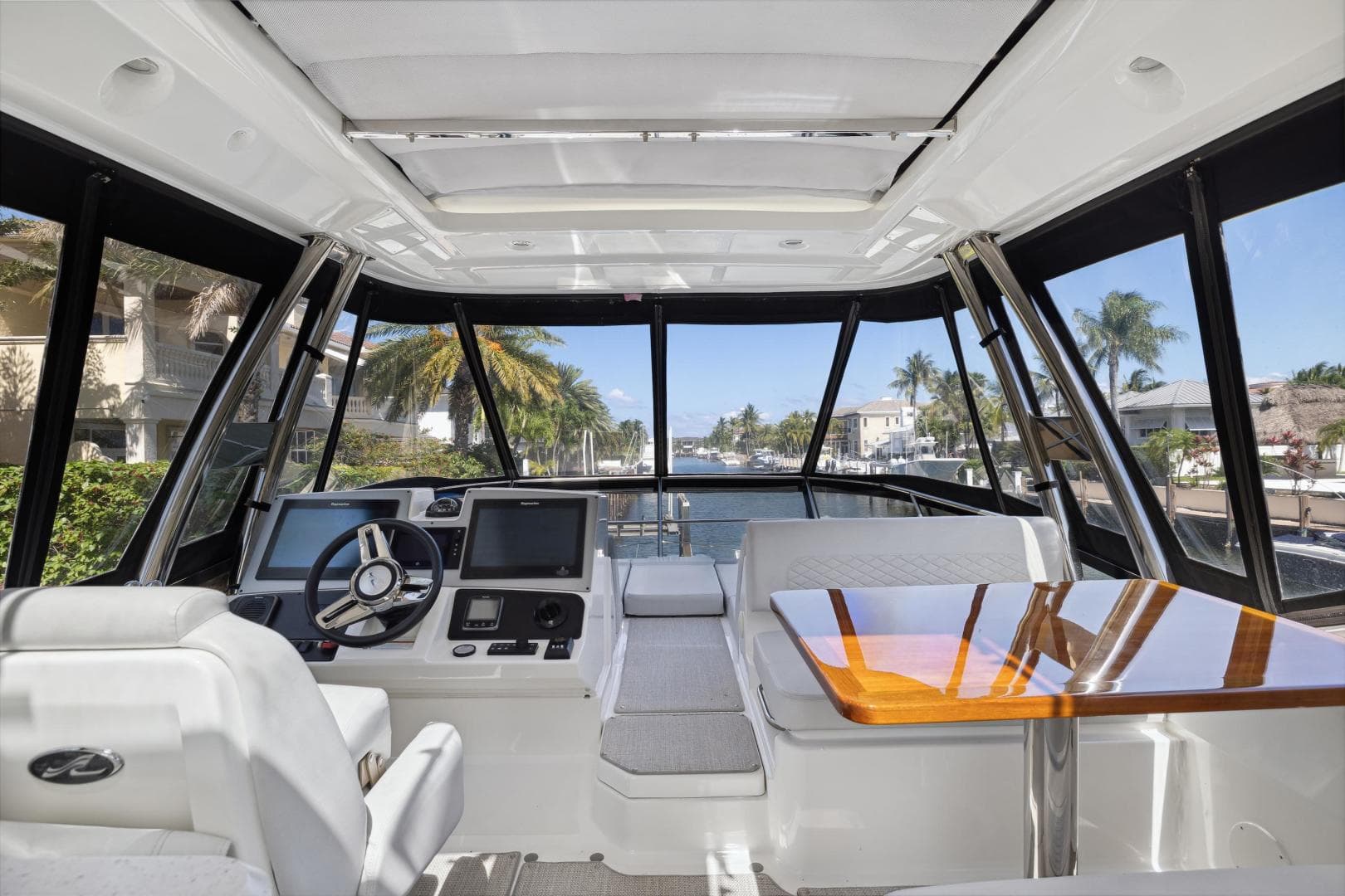 2018 Sea Ray L590 Fly — photo 20