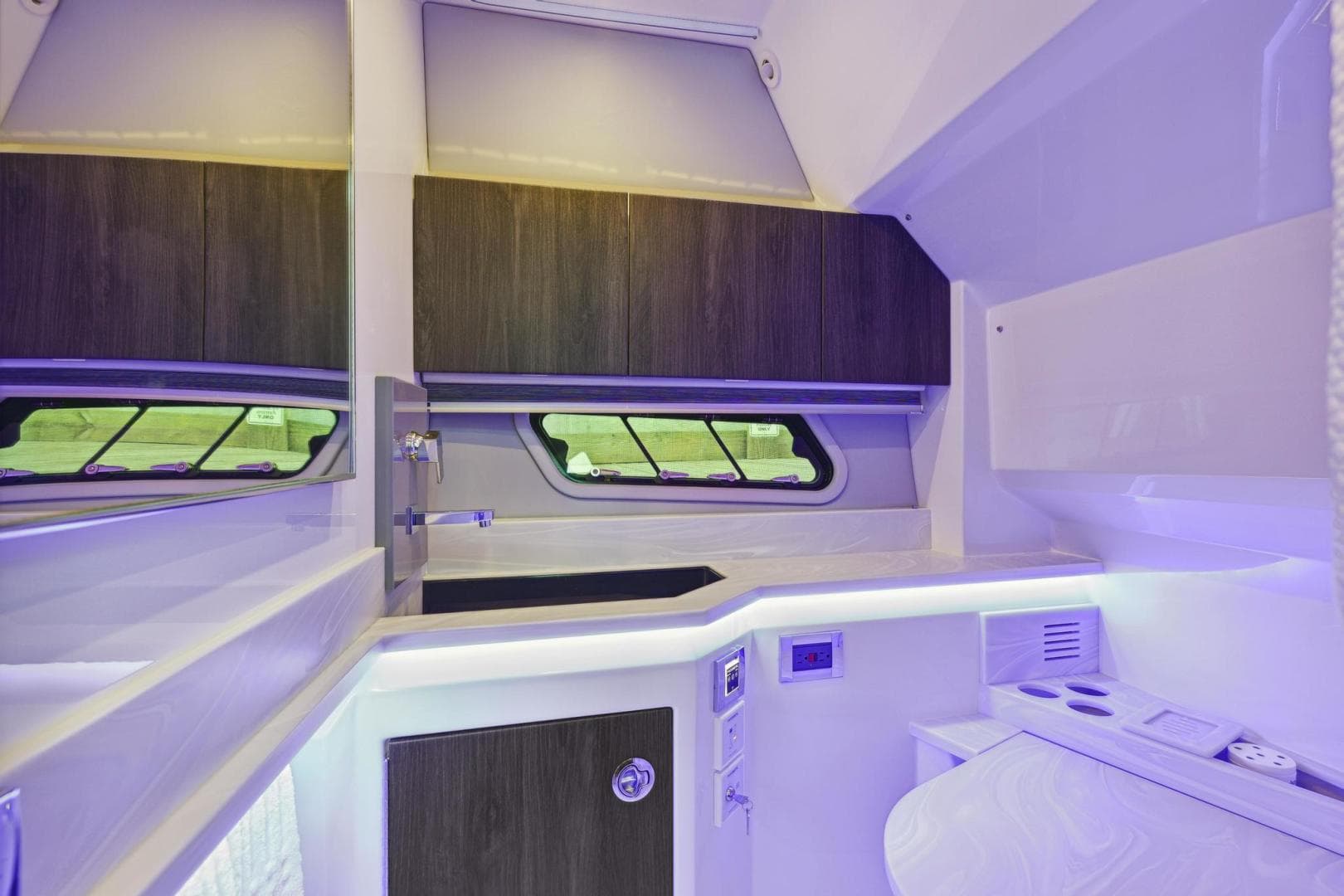 2023 Formula 430 Super Sport Crossover — photo 8