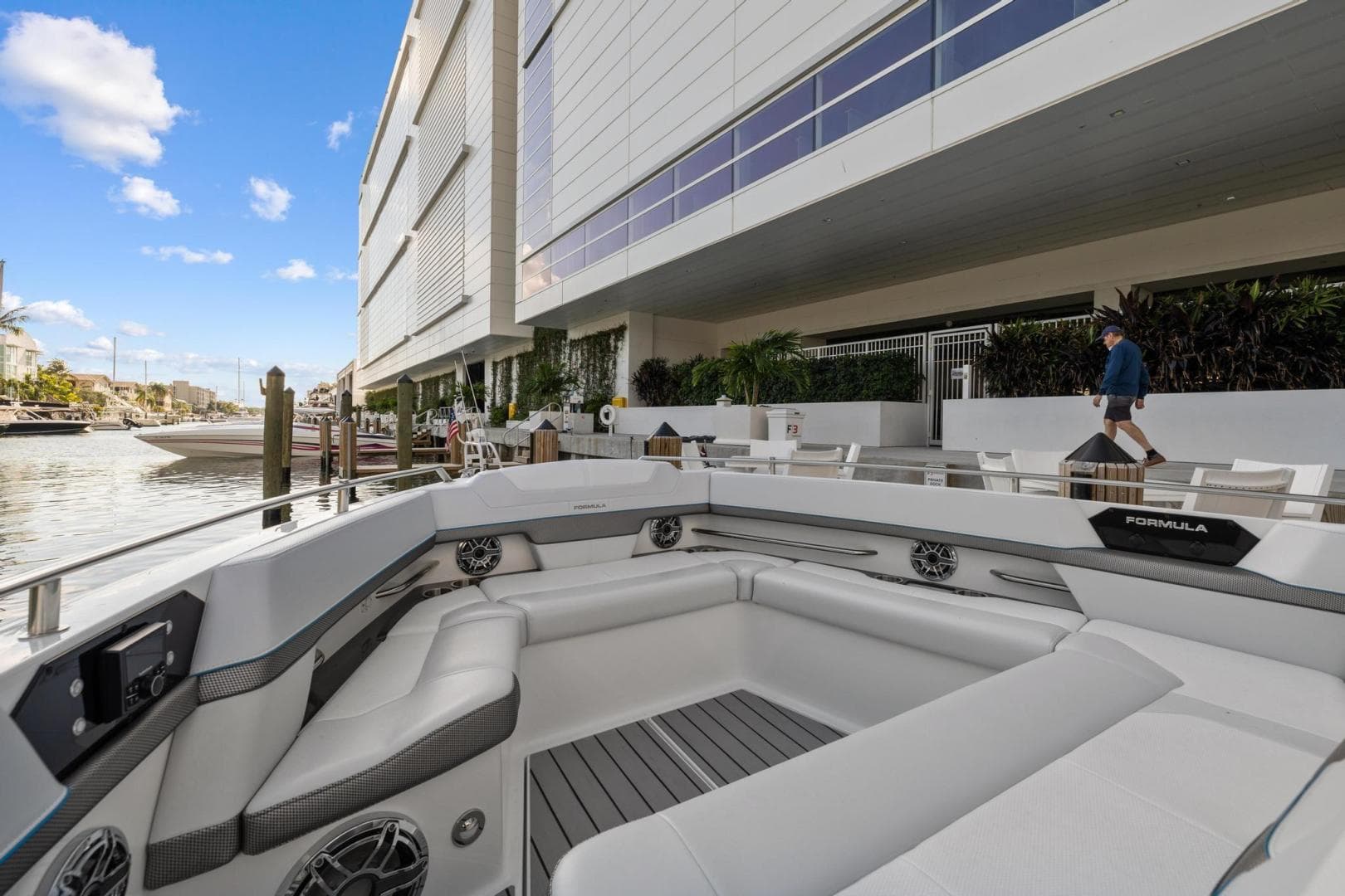 2023 Formula 430 Super Sport Crossover — photo 23