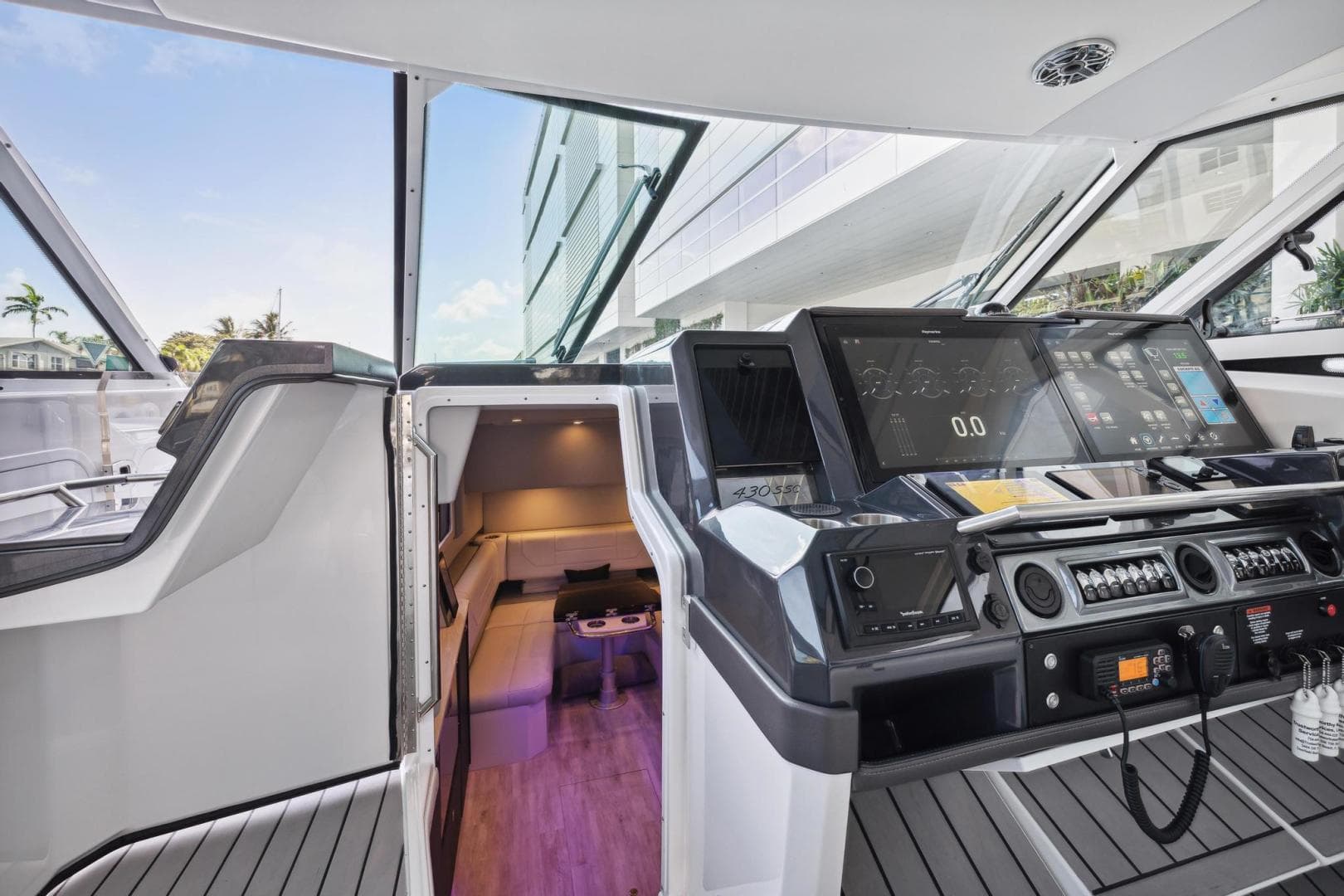 2023 Formula 430 Super Sport Crossover — photo 14