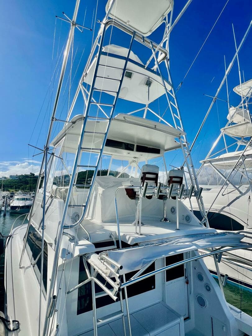 1997 Viking 43 Convertible — photo 7