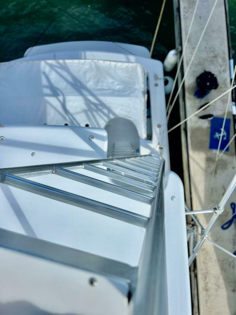 1997 Viking 43 Convertible — photo 14
