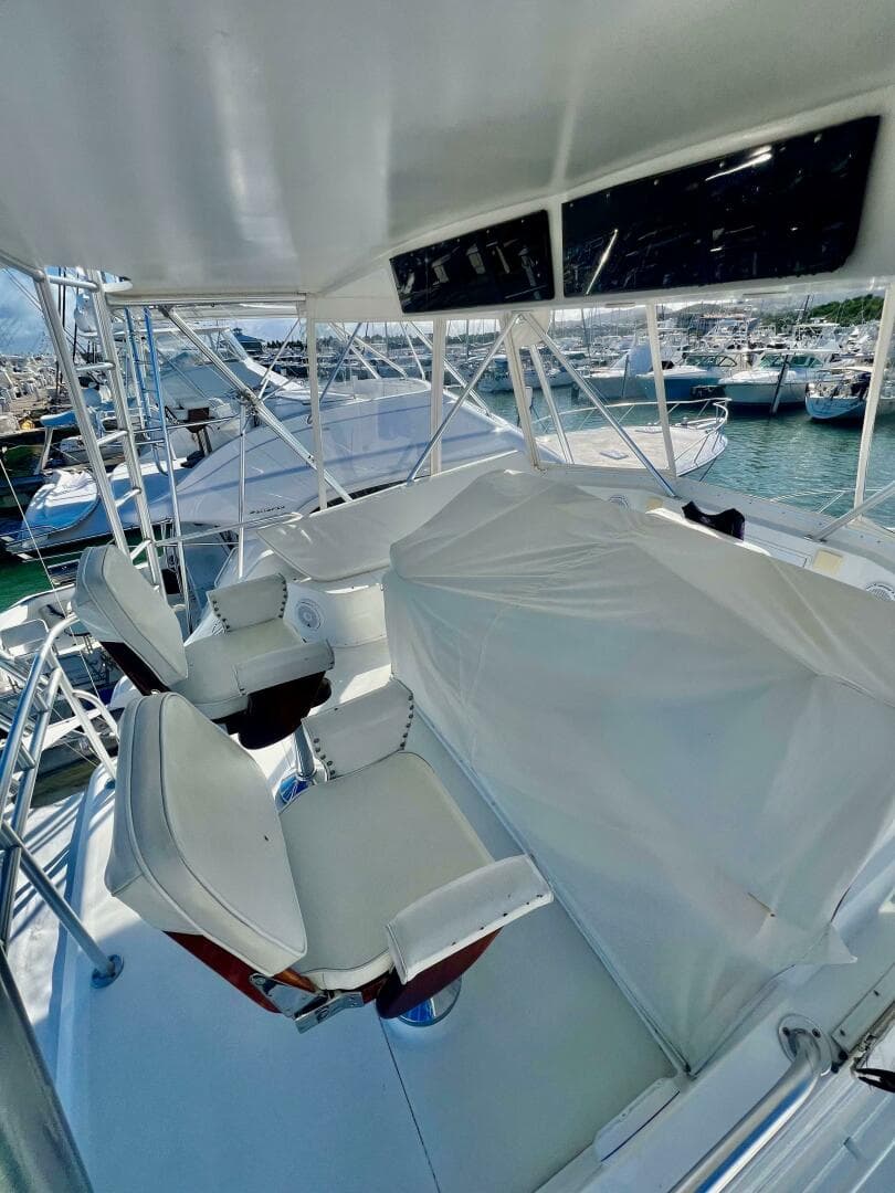 1997 Viking 43 Convertible — photo 11