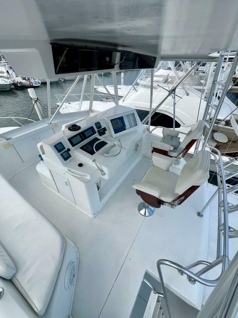1997 Viking 43 Convertible — photo 17