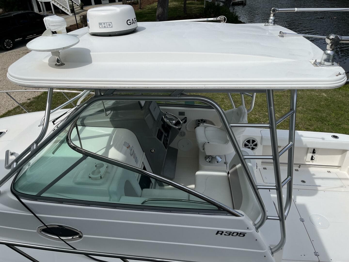 2015 Robalo R305 Walkaround — photo 7