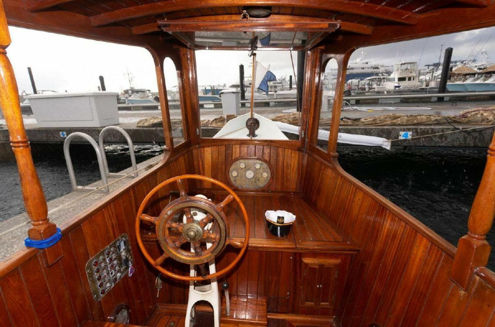 1910 Classic Gentleman’s Commuter Yacht — photo 11