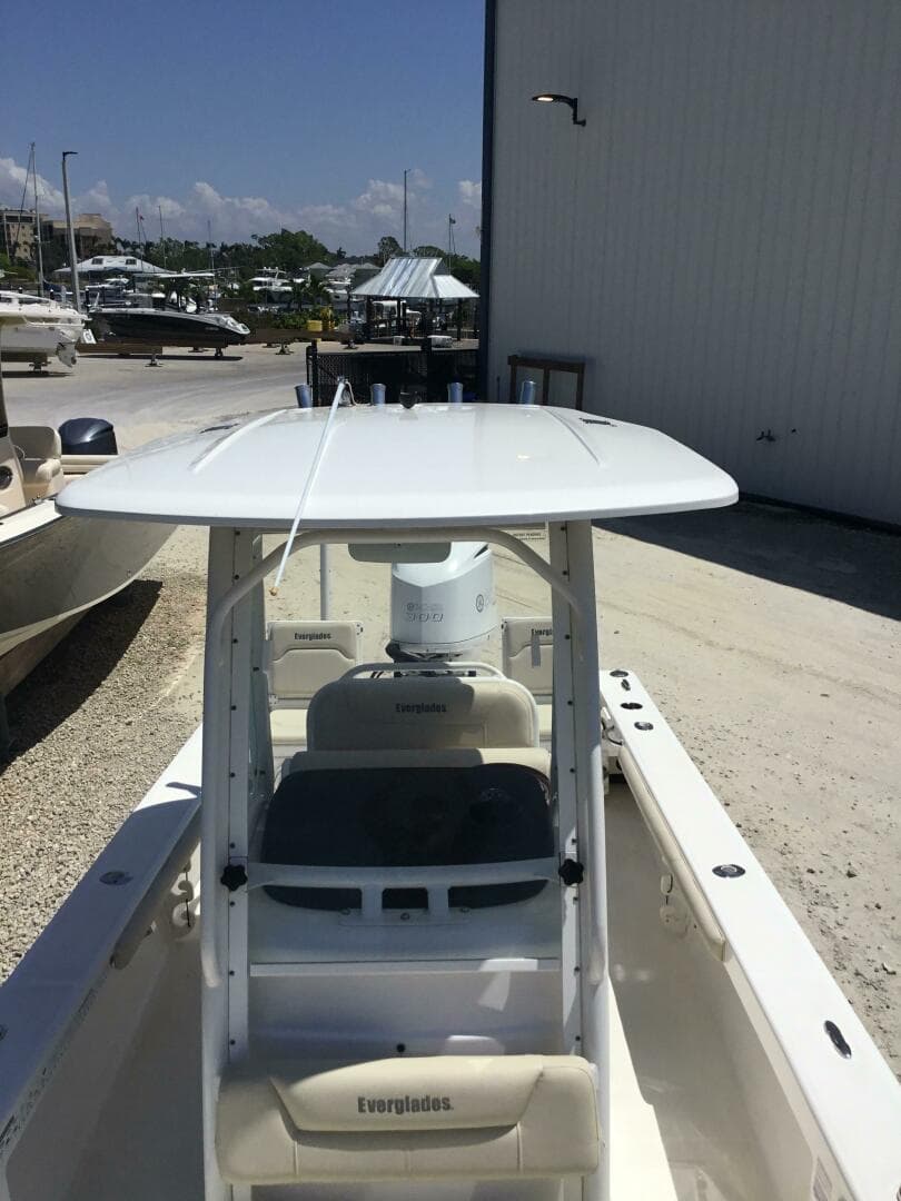 2016 Everglades 243 CC — photo 6