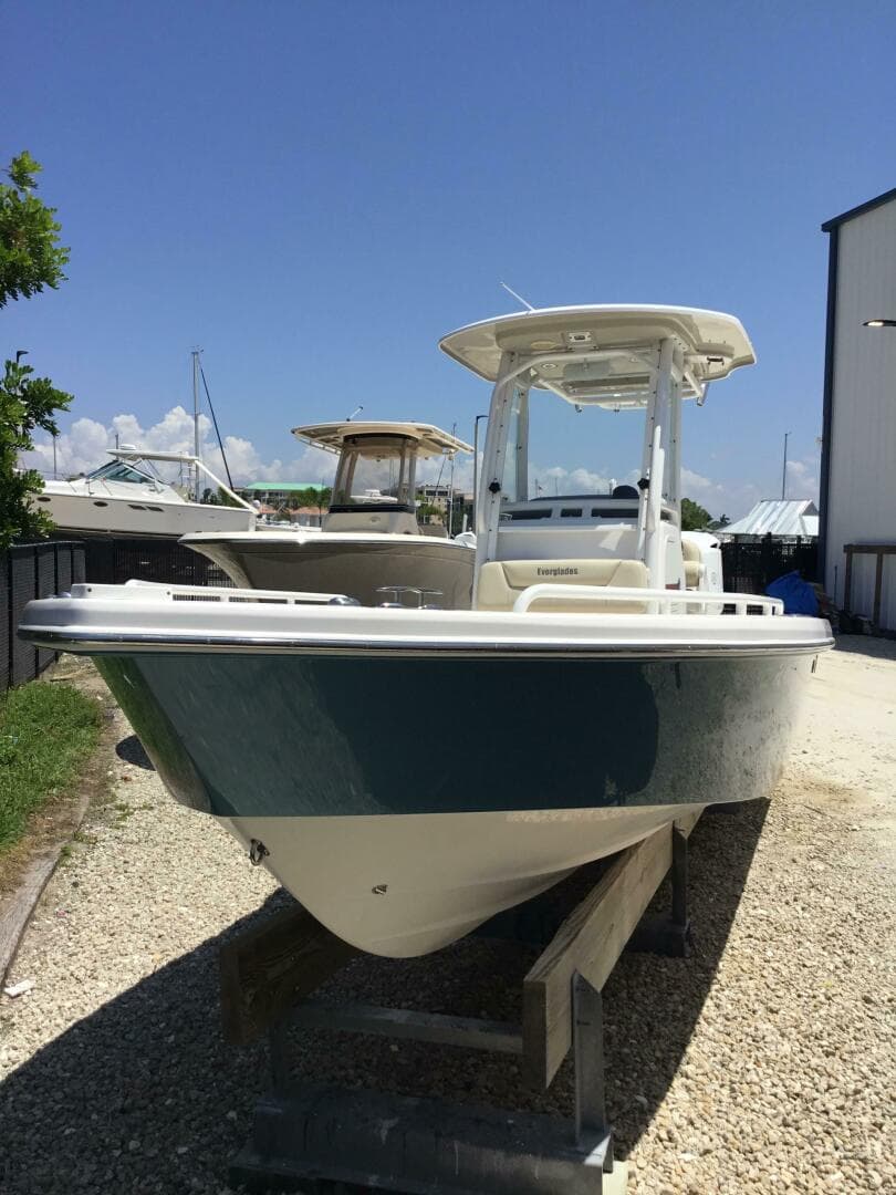 2016 Everglades 243 CC — photo 3