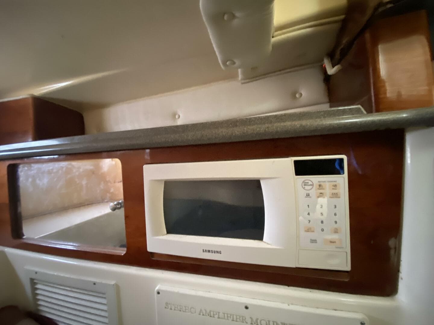 2003 Edgewater 265 Express — photo 12