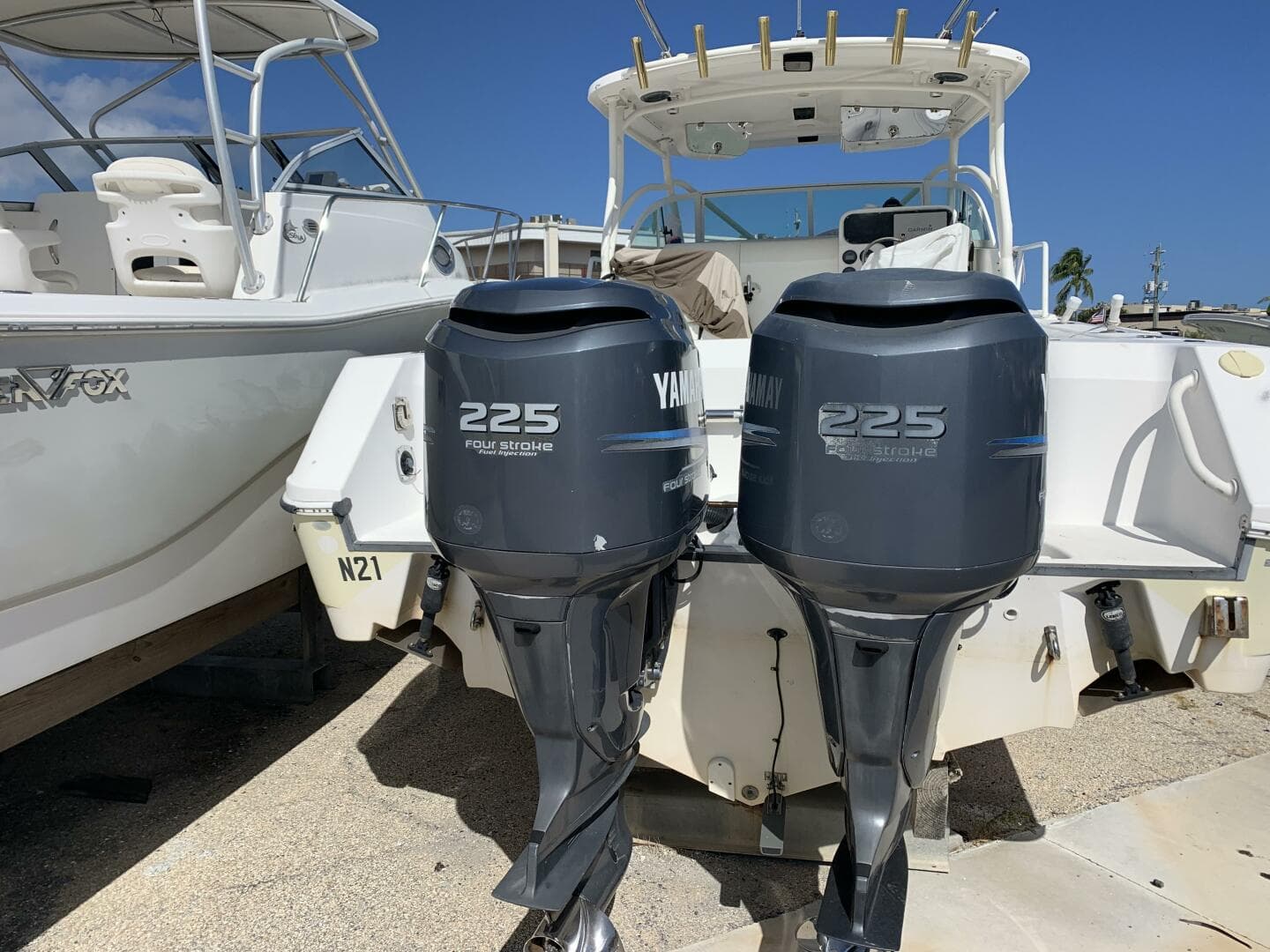 2003 Edgewater 265 Express — photo 3