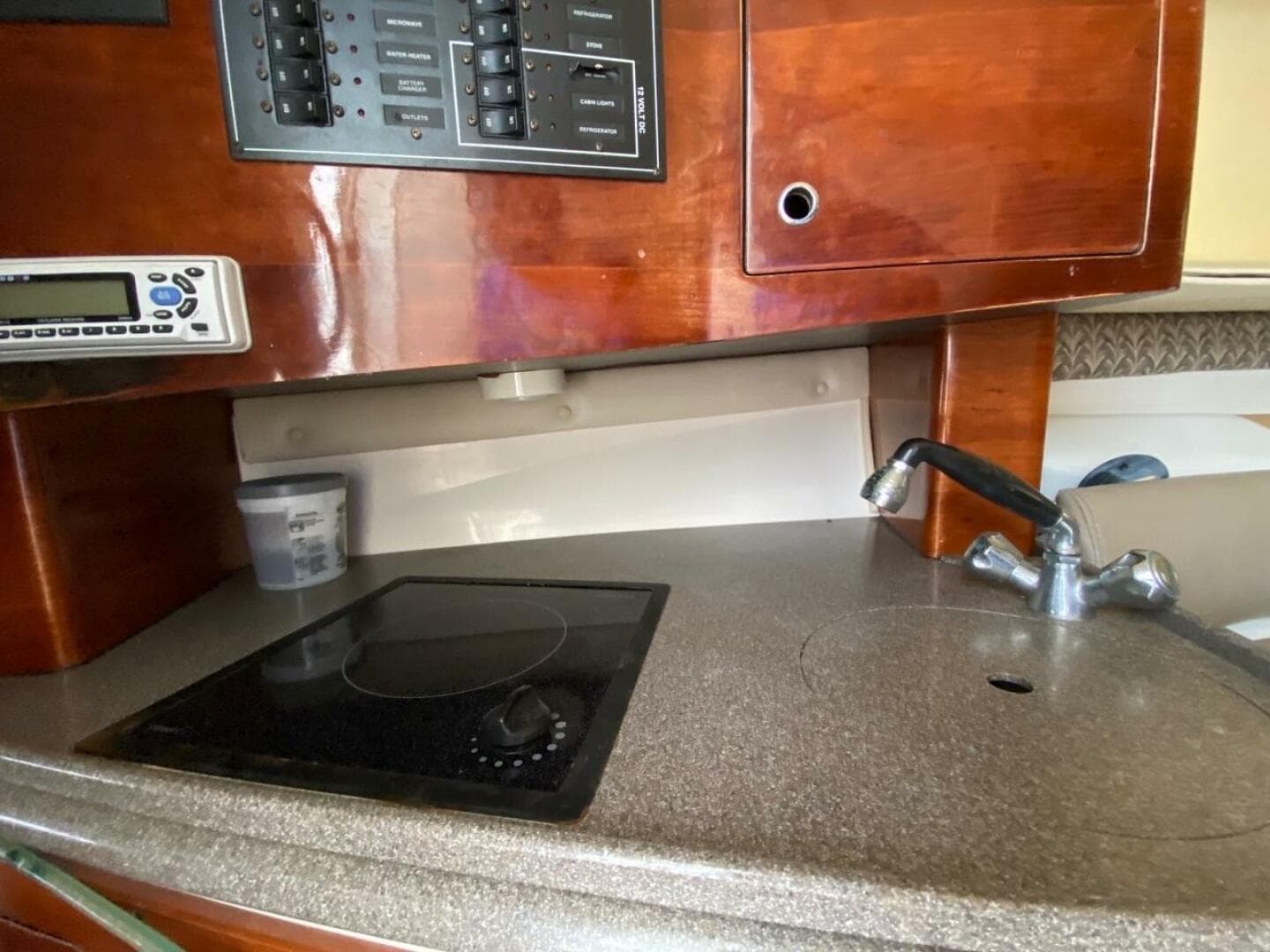 2003 Edgewater 265 Express — photo 10
