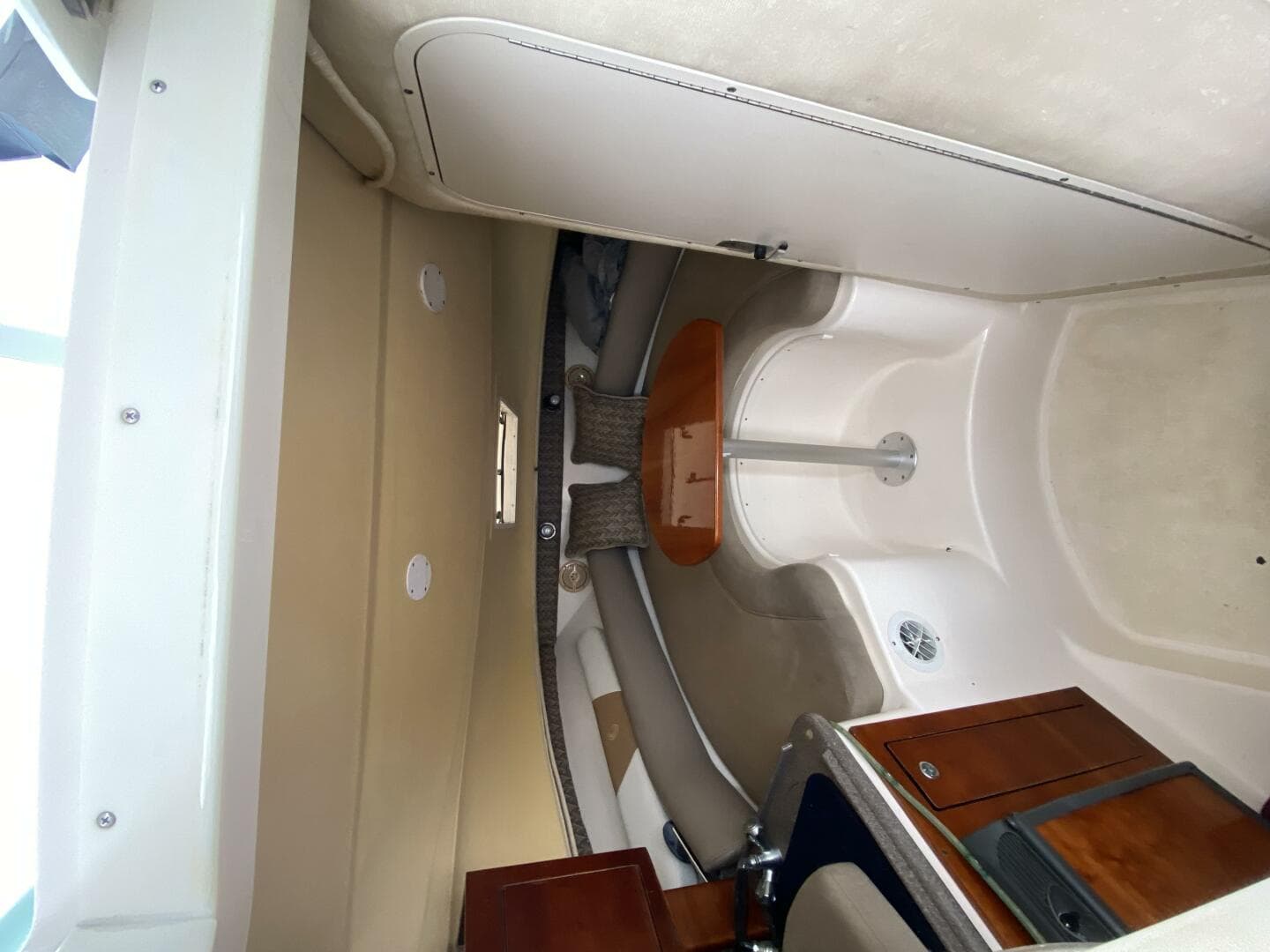 2003 Edgewater 265 Express — photo 6