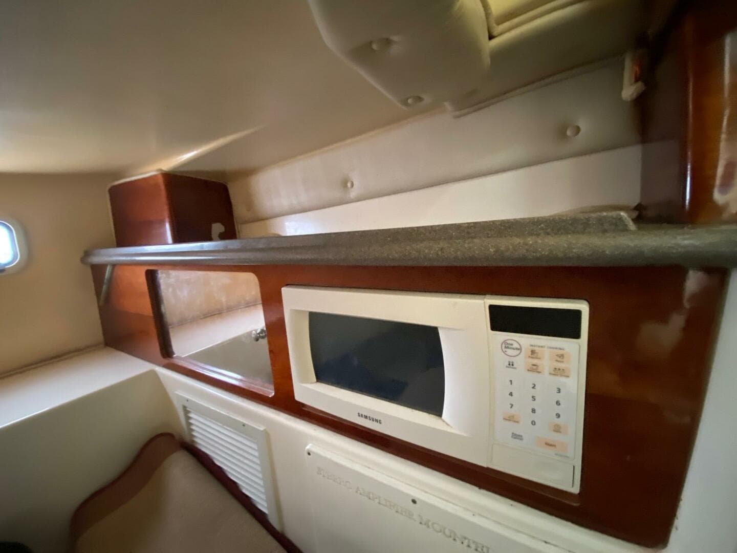 2003 Edgewater 265 Express — photo 11