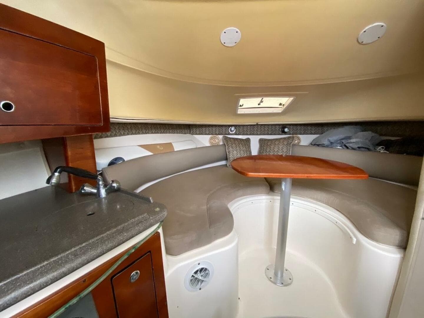 2003 Edgewater 265 Express — photo 7