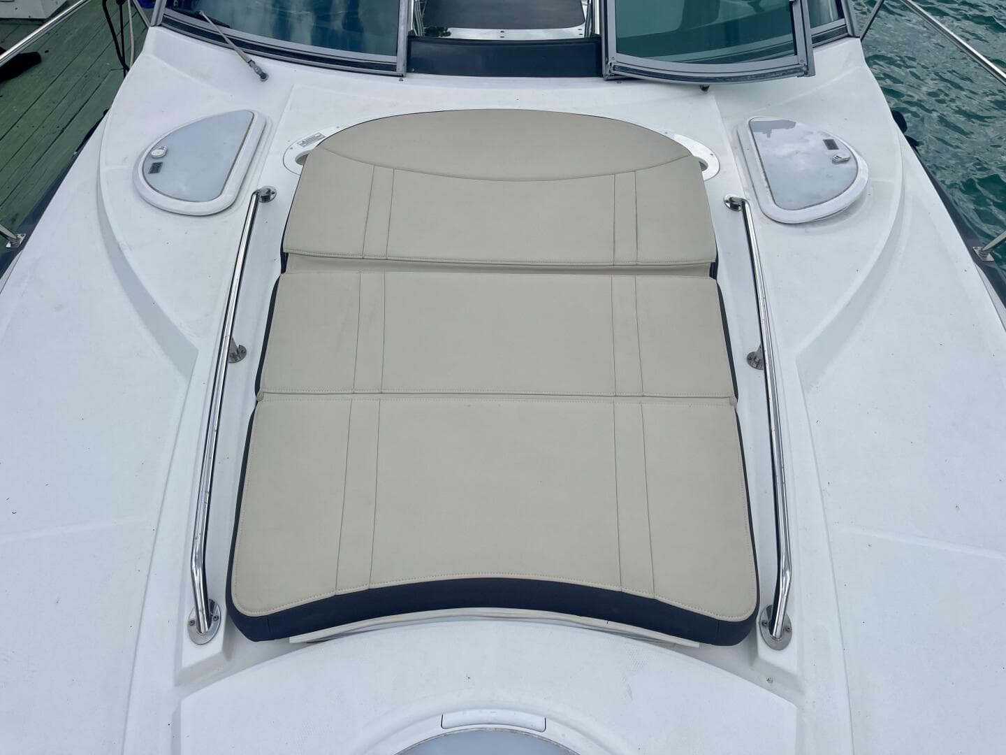 2016 Monterey 335 Sport Yacht — photo 12