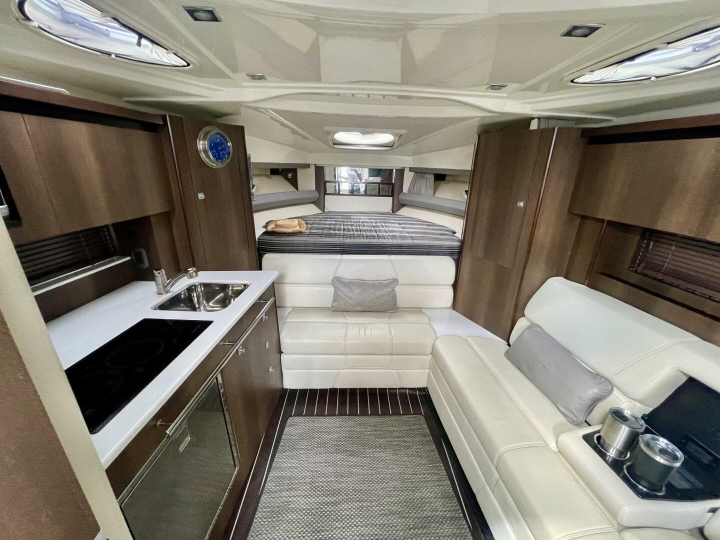 2016 Monterey 335 Sport Yacht — photo 36