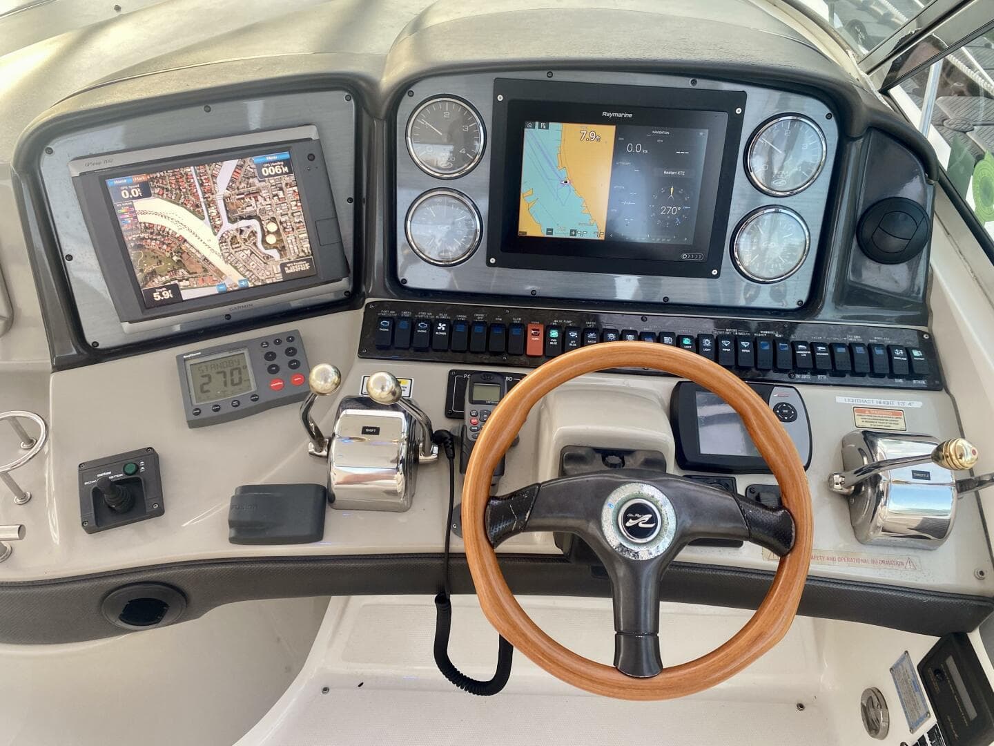 2005 Sea Ray 420 Sundancer — photo 25