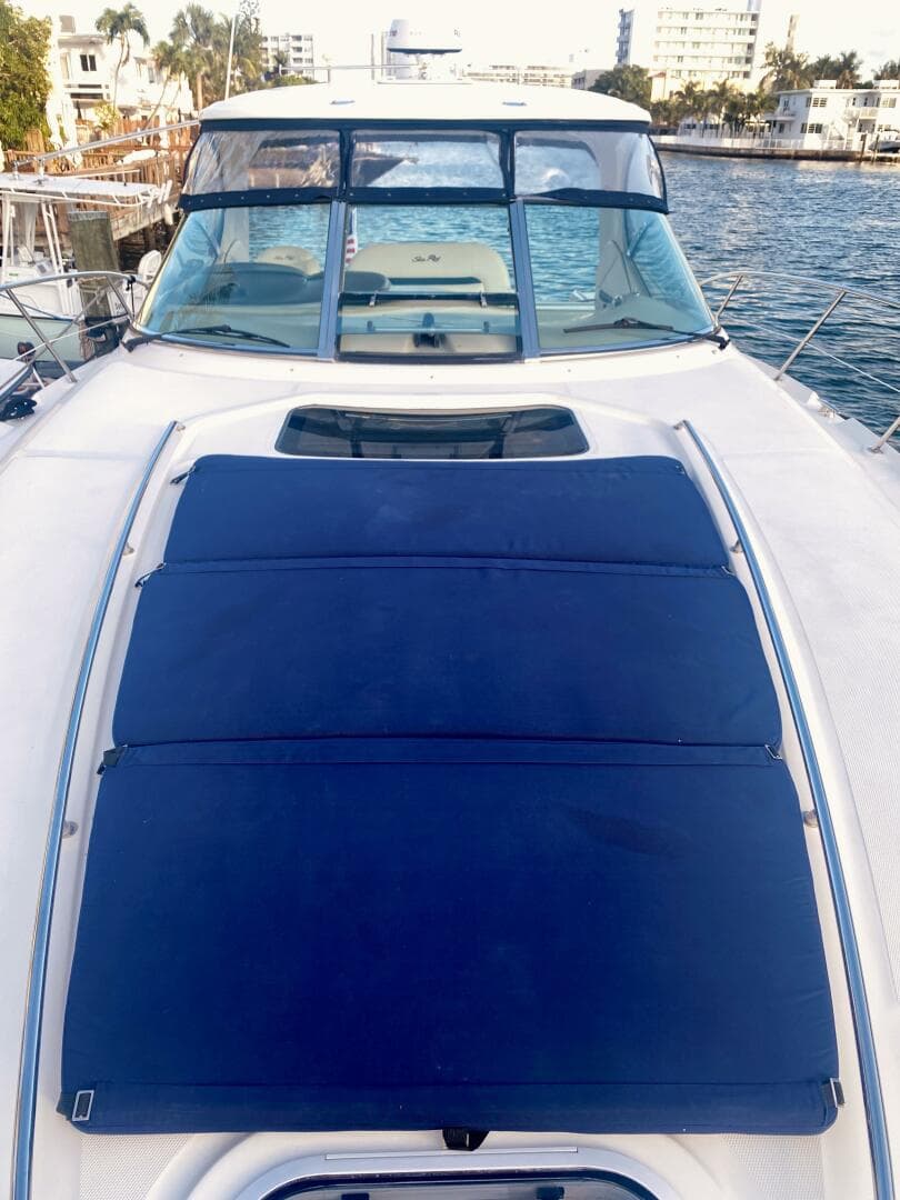 2005 Sea Ray 420 Sundancer — photo 23