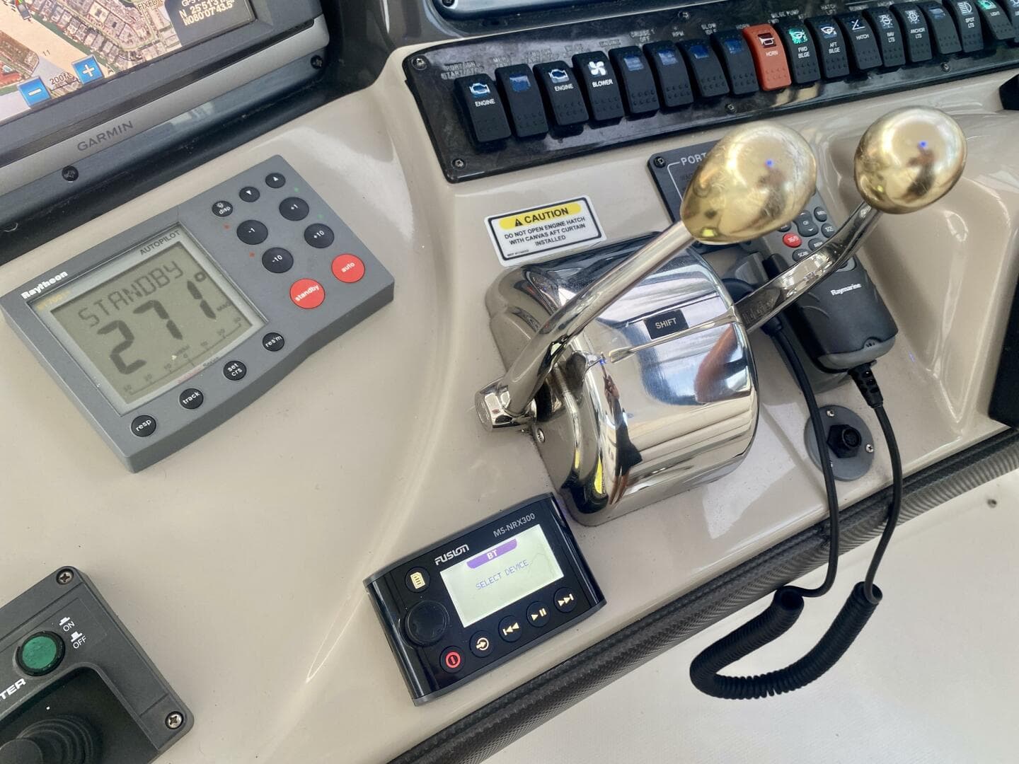 2005 Sea Ray 420 Sundancer — photo 18