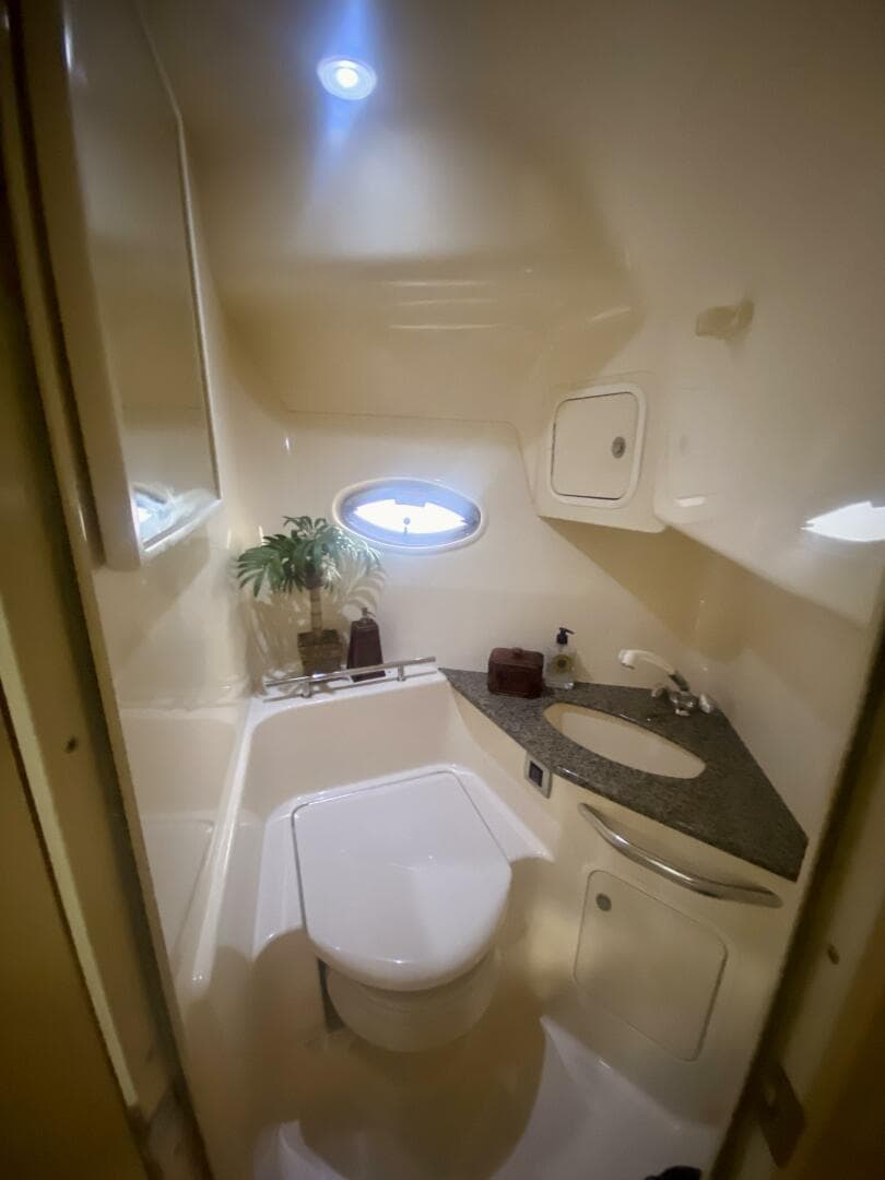 2005 Sea Ray 420 Sundancer — photo 52