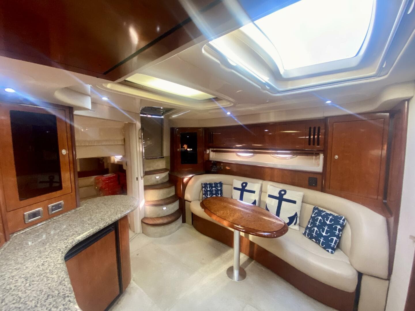 2005 Sea Ray 420 Sundancer — photo 43