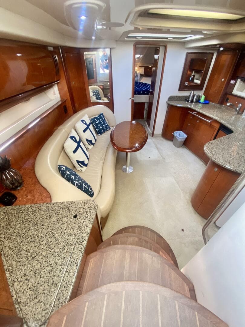 2005 Sea Ray 420 Sundancer — photo 36