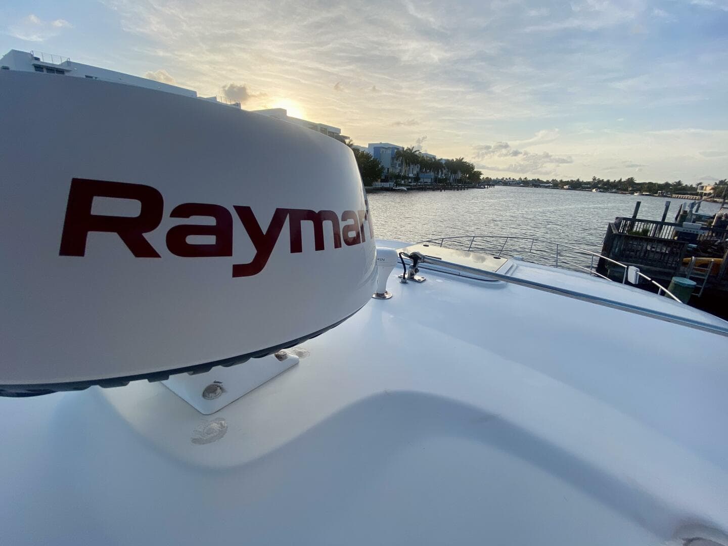 2005 Sea Ray 420 Sundancer — photo 32