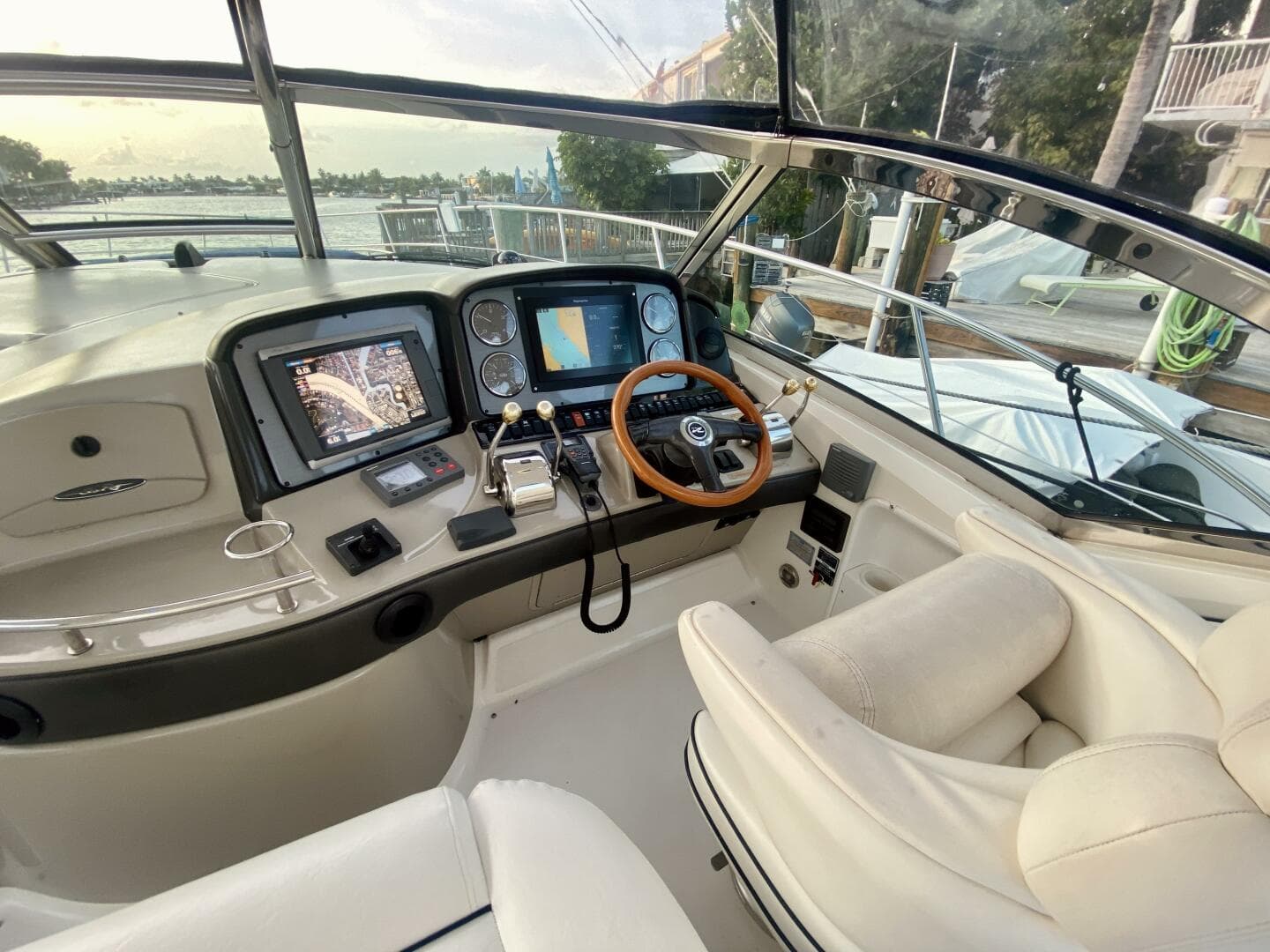 2005 Sea Ray 420 Sundancer — photo 15