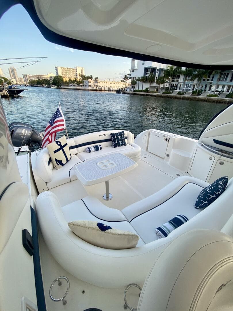 2005 Sea Ray 420 Sundancer — photo 12
