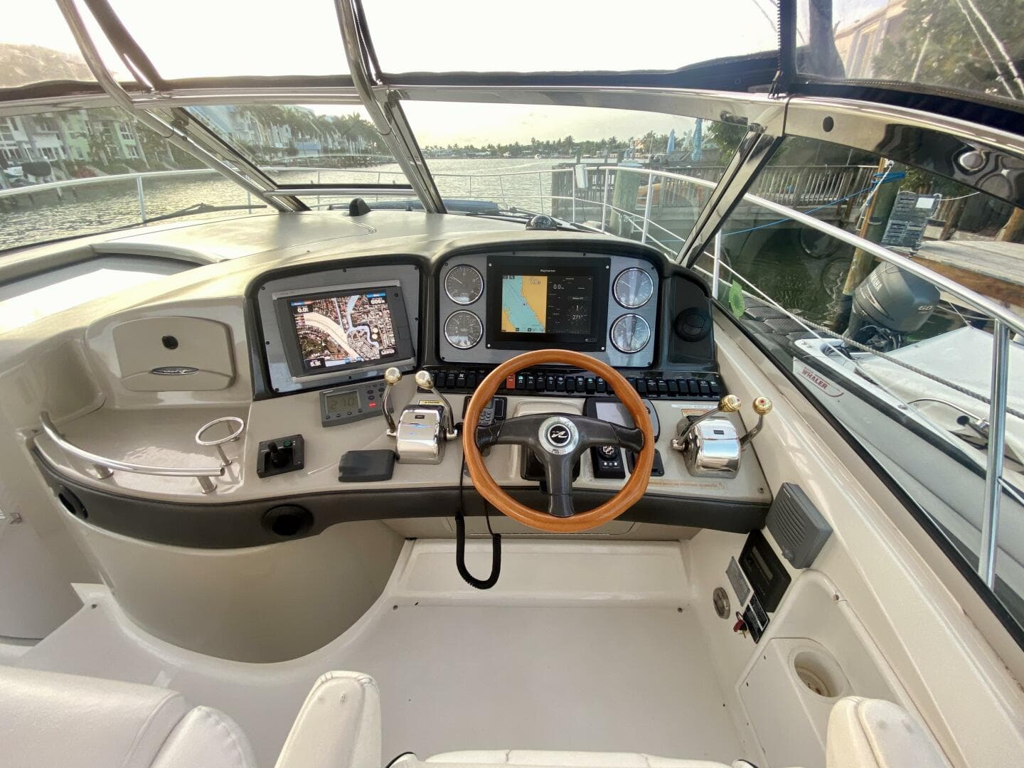 2005 Sea Ray 420 Sundancer — photo 14