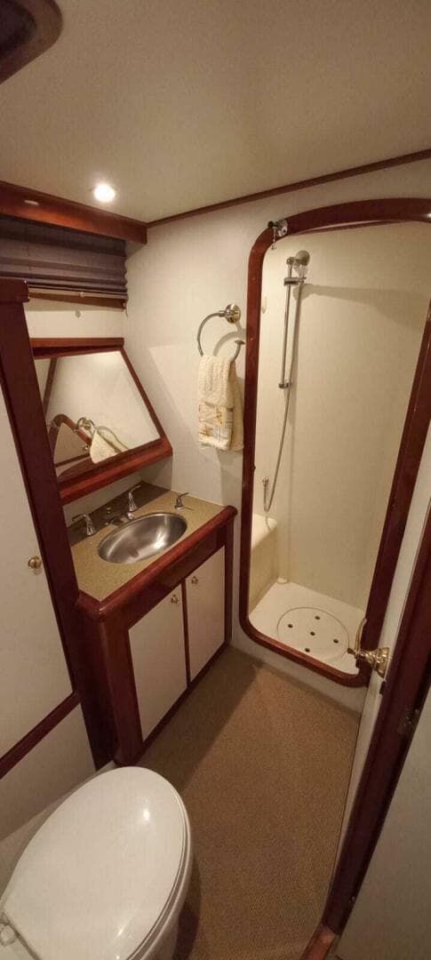 2004 Mikelson 43 Sportfisher — photo 18