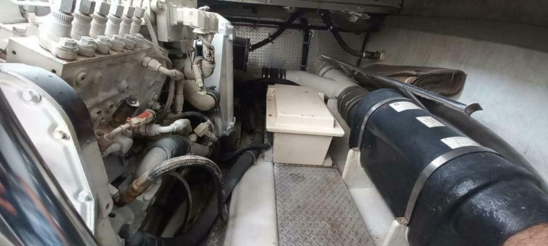 2004 Mikelson 43 Sportfisher — photo 27