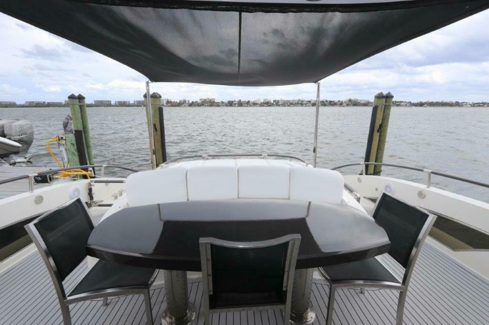 2009 Lazzara Yachts Lsx 75 — photo 4