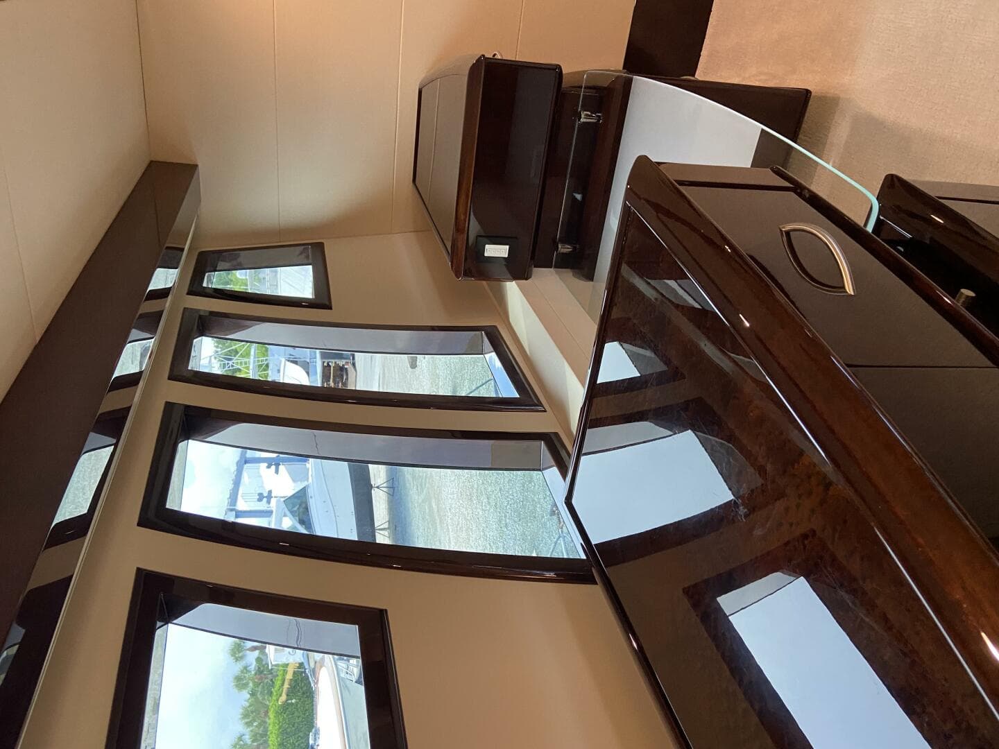 2009 Lazzara Yachts Lsx 75 — photo 21