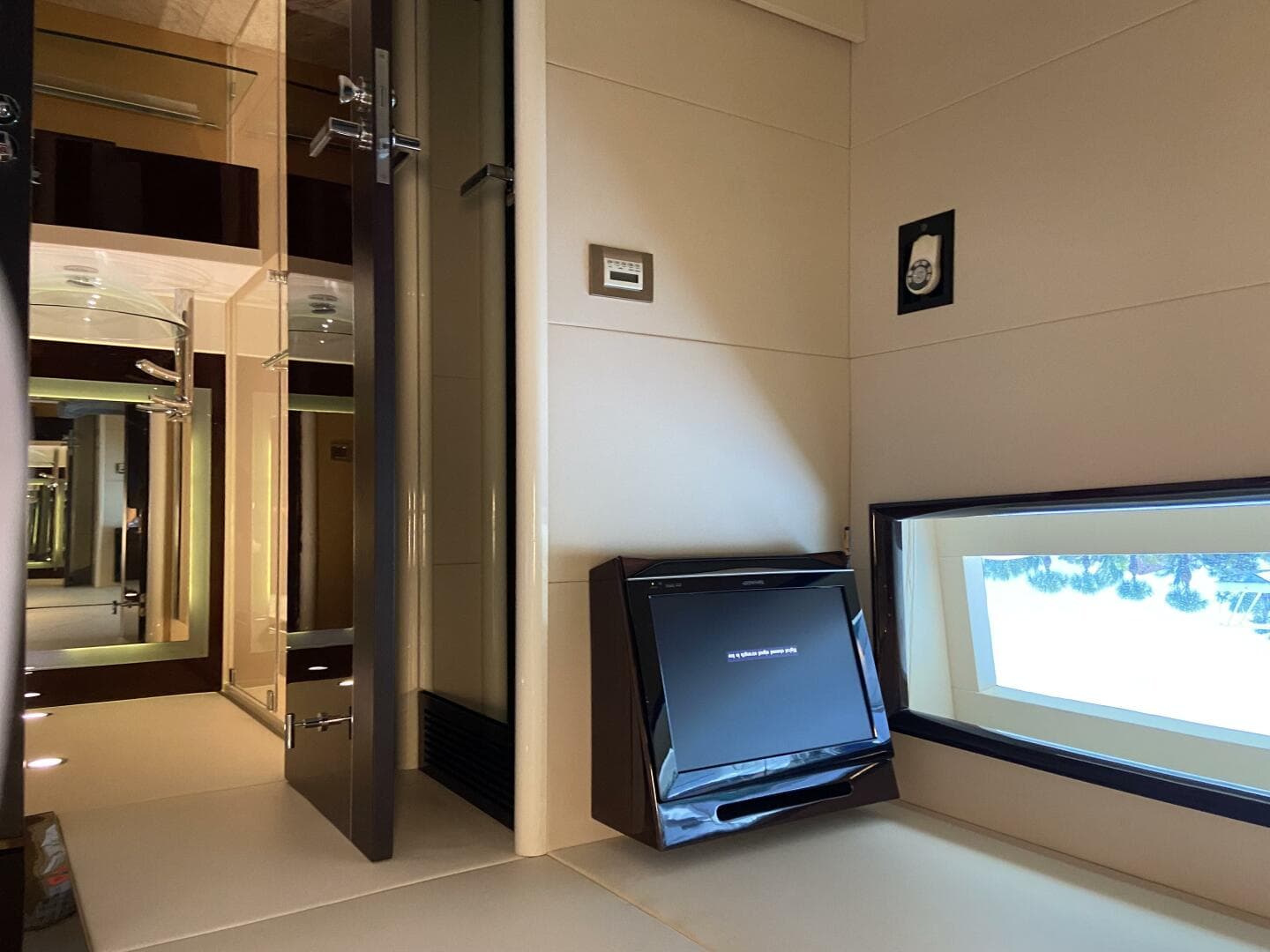 2009 Lazzara Yachts Lsx 75 — photo 26