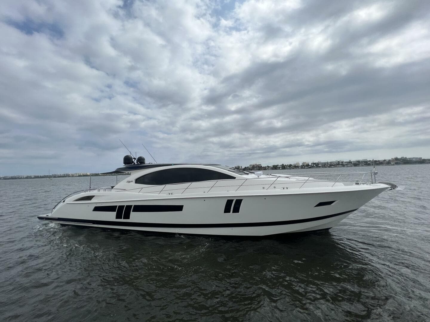 2009 Lazzara Yachts Lsx 75 — photo 1