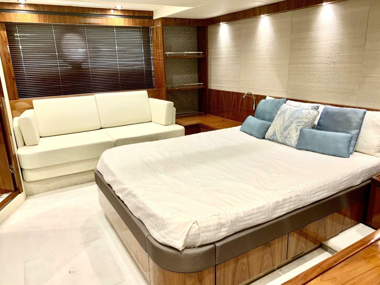 2016 Sunseeker Manhattan 65 — photo 14