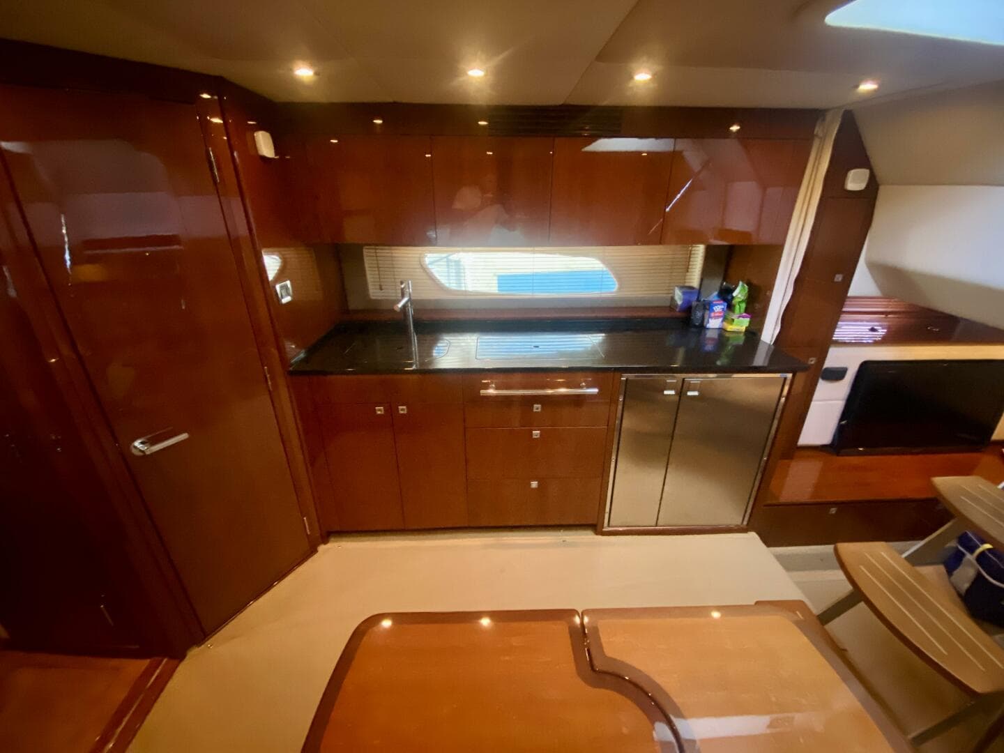 2010 Sea Ray 450 Sundancer — photo 52