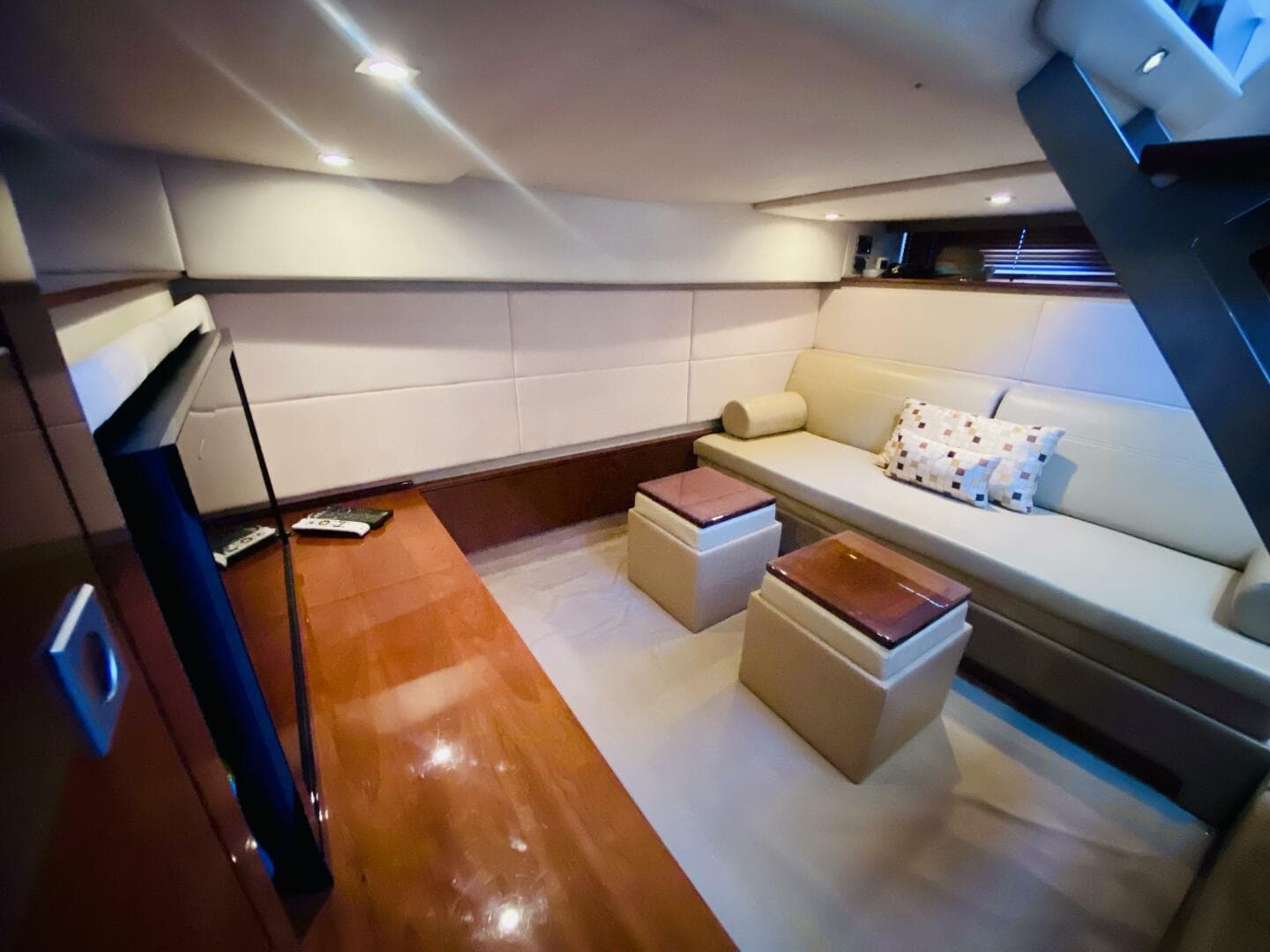 2010 Sea Ray 450 Sundancer — photo 65