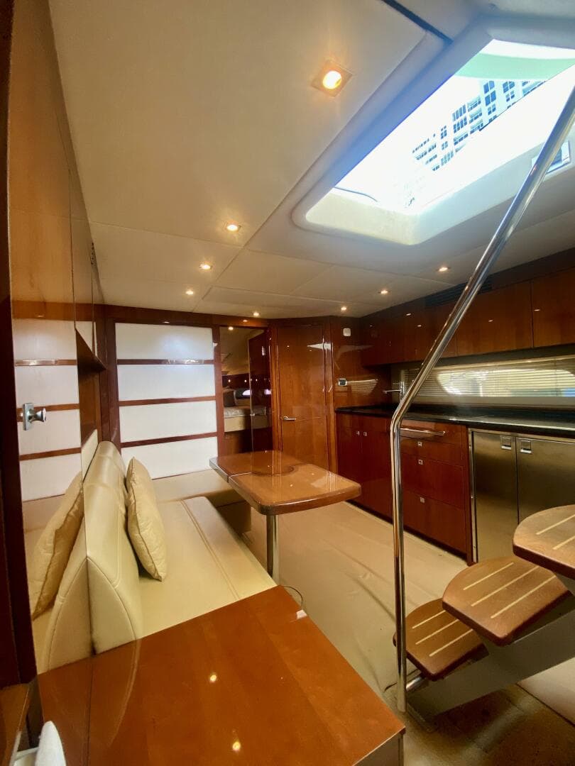 2010 Sea Ray 450 Sundancer — photo 43