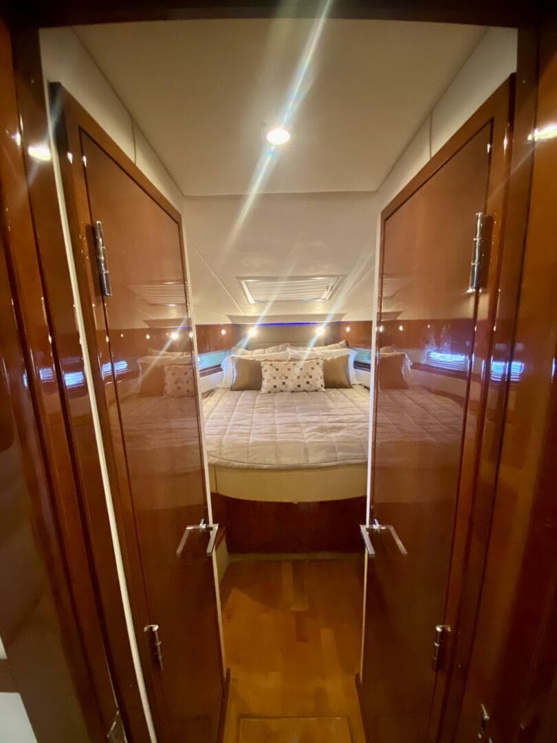 2010 Sea Ray 450 Sundancer — photo 58