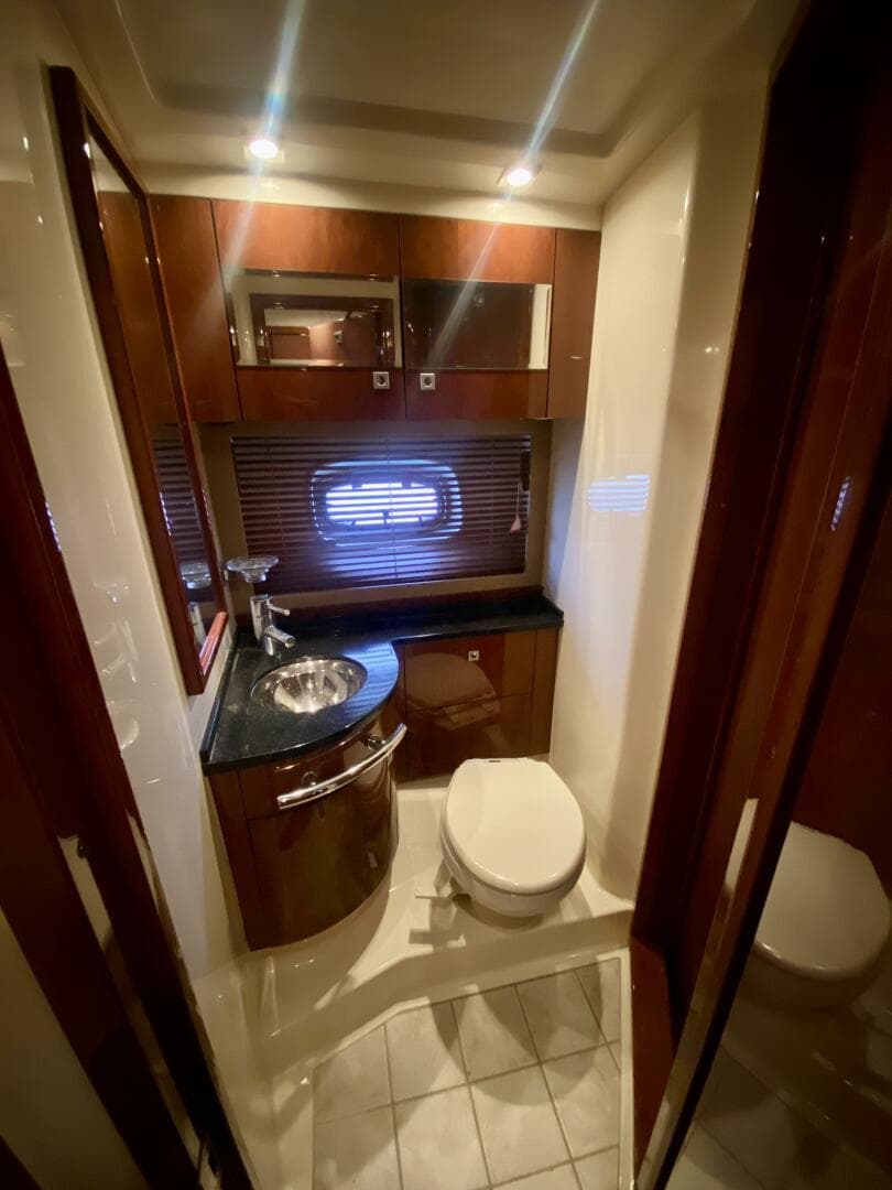 2010 Sea Ray 450 Sundancer — photo 62